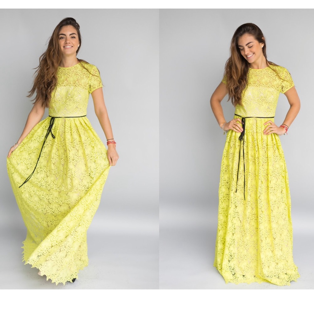 🆕 ML Monique Lhuillier floral lace gown- Size 8